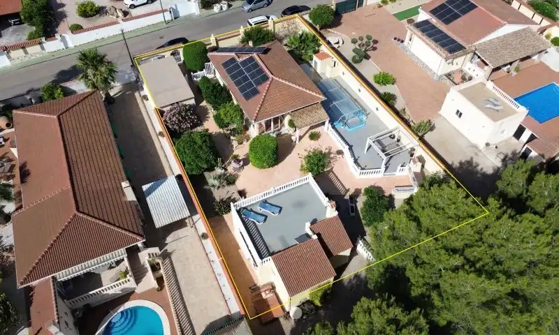 Vista exterior de Casa o xalet en venda en Pilar de la Horadada amb Traster i Piscina