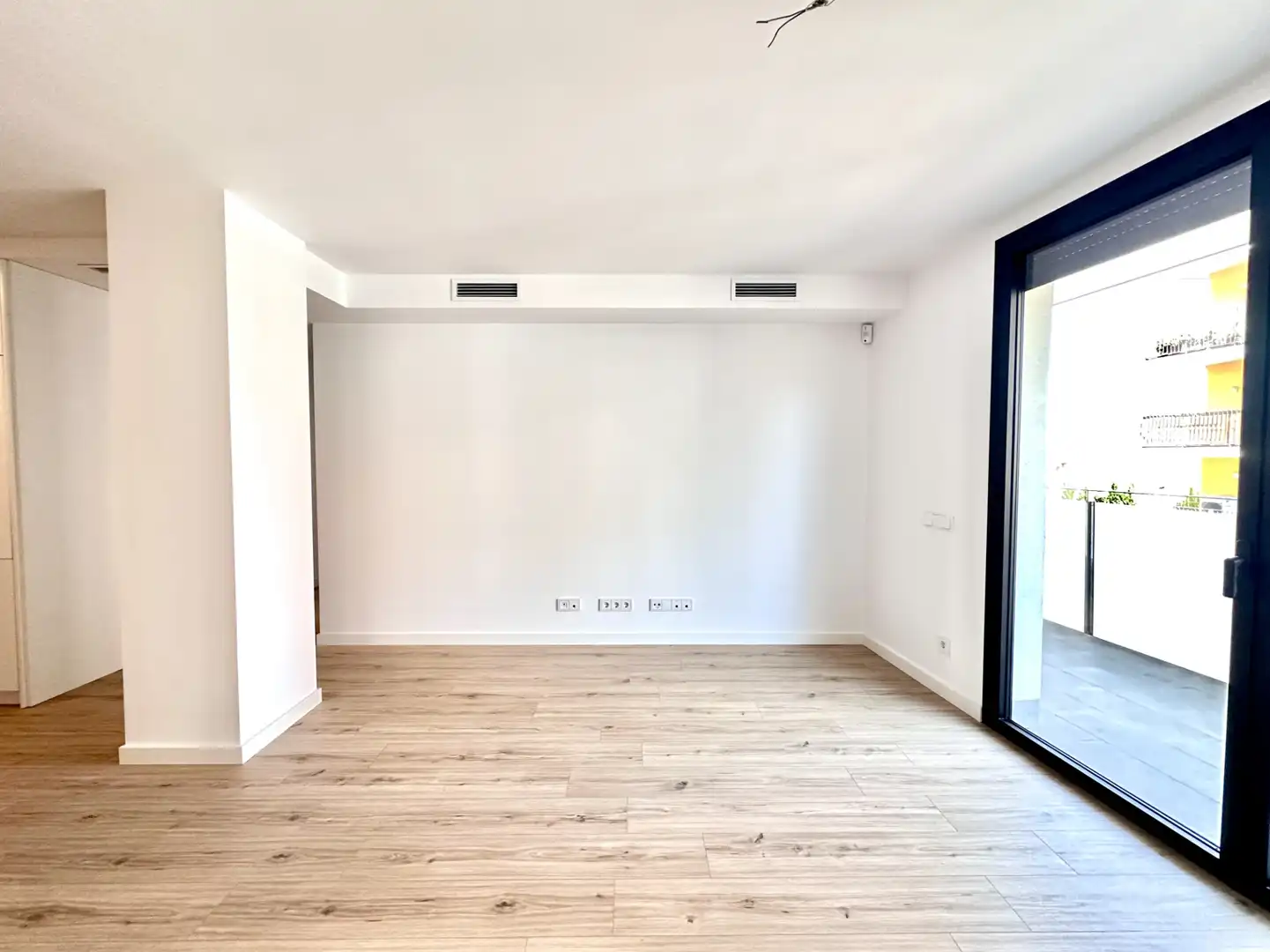 Sala de estar de Piso en venta en Badalona con Aire acondicionado, Calefacción y Parquet