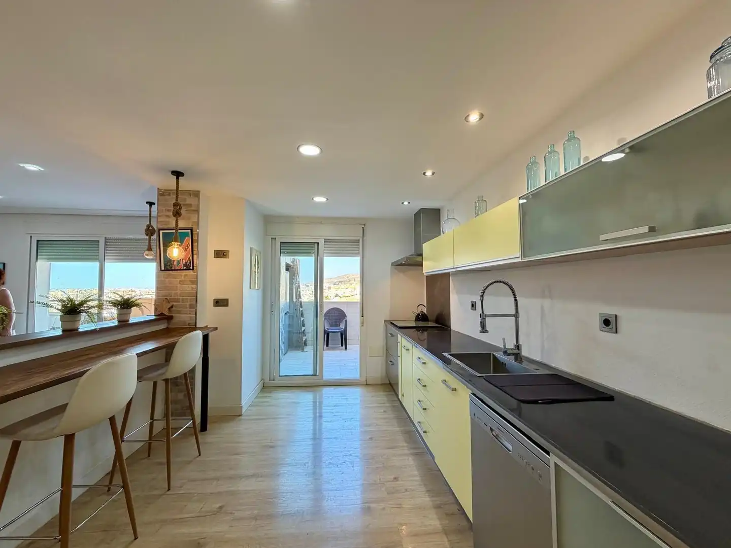 Cocina de Piso en venta en Roquetas de Mar con Aire acondicionado, Terraza y Amueblado