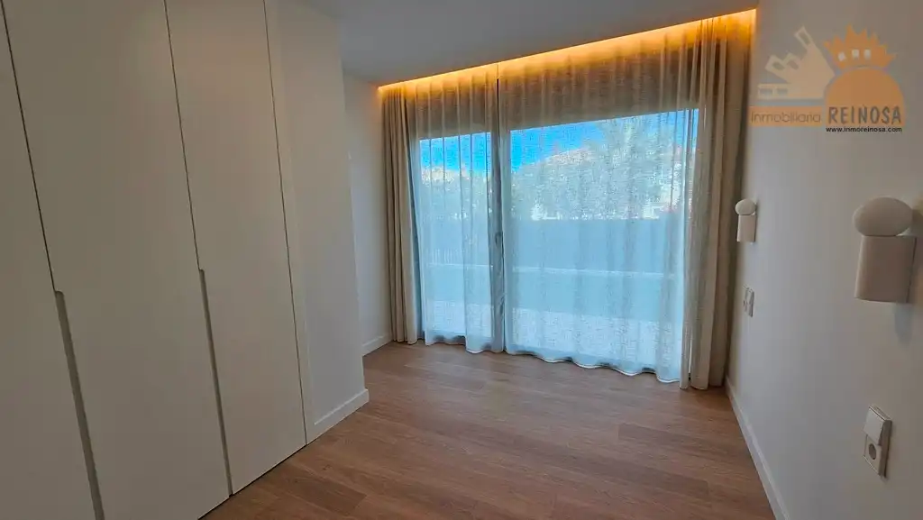 Habitación de Planta baja en venta en Molina de Segura con Aire acondicionado, Jardín privado y Parquet