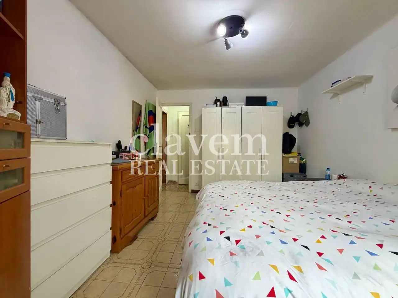 Schlafzimmer von Wohnung zum Verkauf in Barcelona mit Balkon