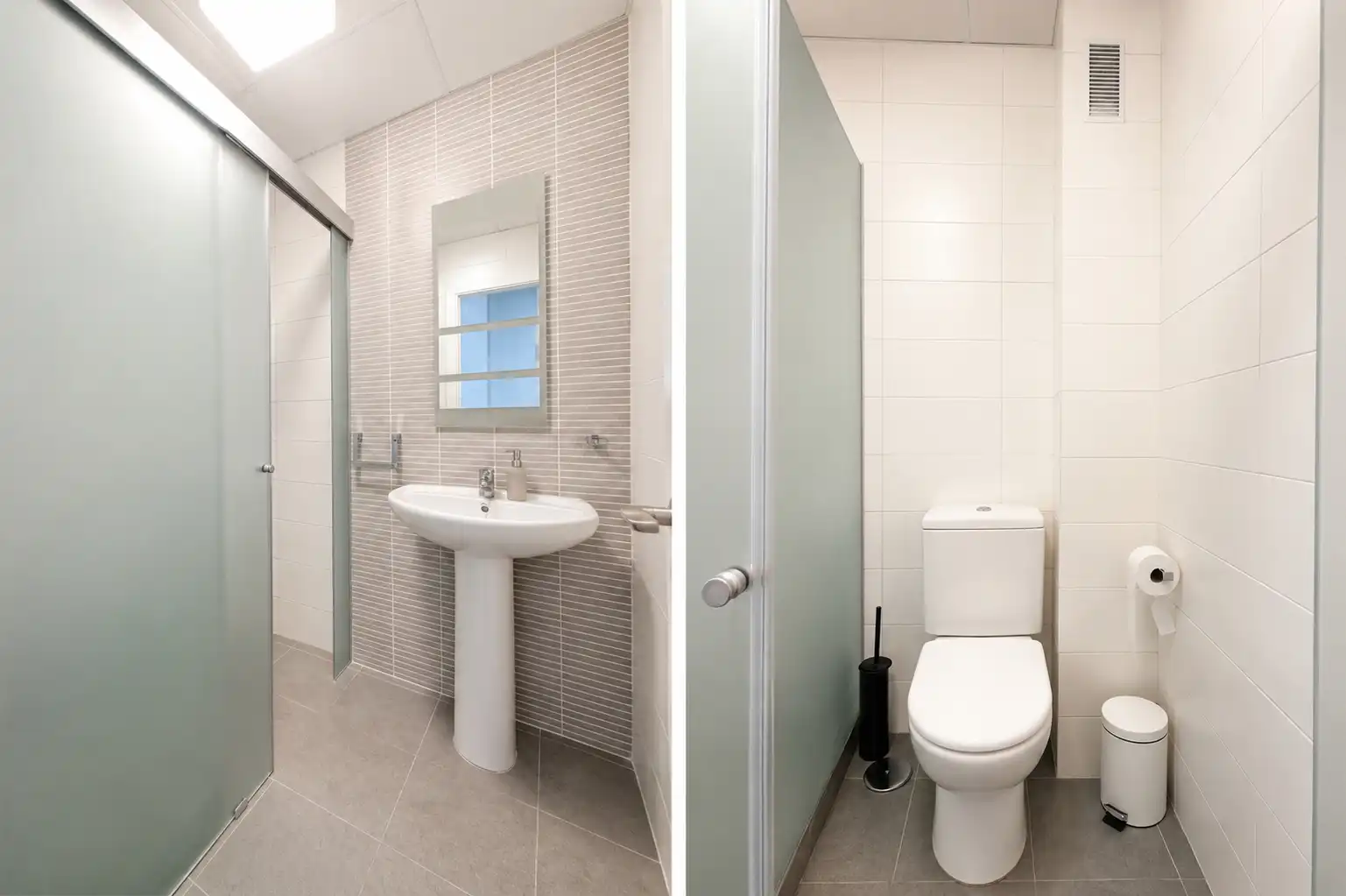 Bathroom of Flat for sale in San Sebastián de los Reyes  with Air Conditioner, Heating and Parquet flooring