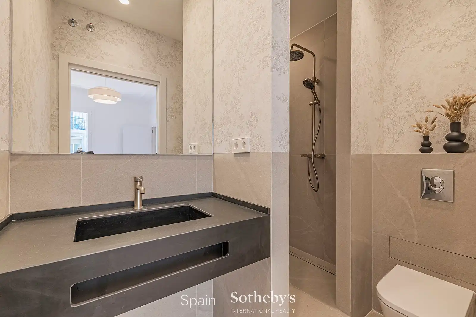 Baño de Apartamento en venta en Barcelona con Aire acondicionado y Calefacción