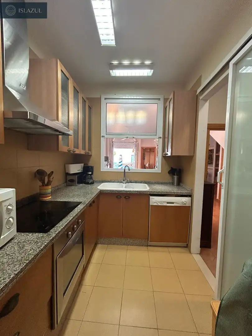 Cuina de Casa o xalet en venda en Isla Cristina amb Jardí privat, Terrassa i Traster