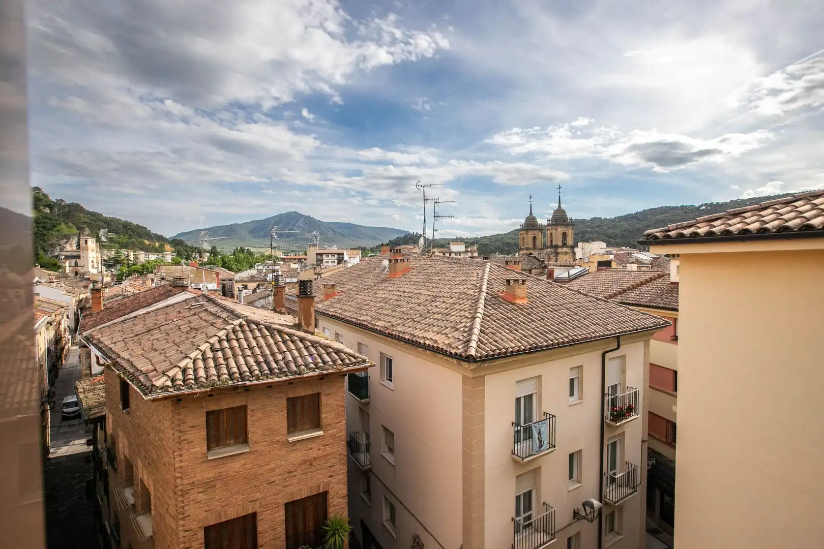 Außenansicht von Wohnung zum Verkauf in Estella / Lizarra mit Heizung, Terrasse und Möbliert