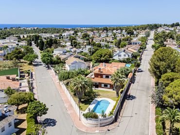 Casa con piscina en venta en Els Masos - Els Garrofers