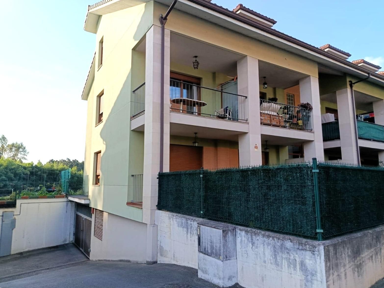 Vista exterior de Dúplex en venta en Castañeda con Calefacción, Terraza y Balcón