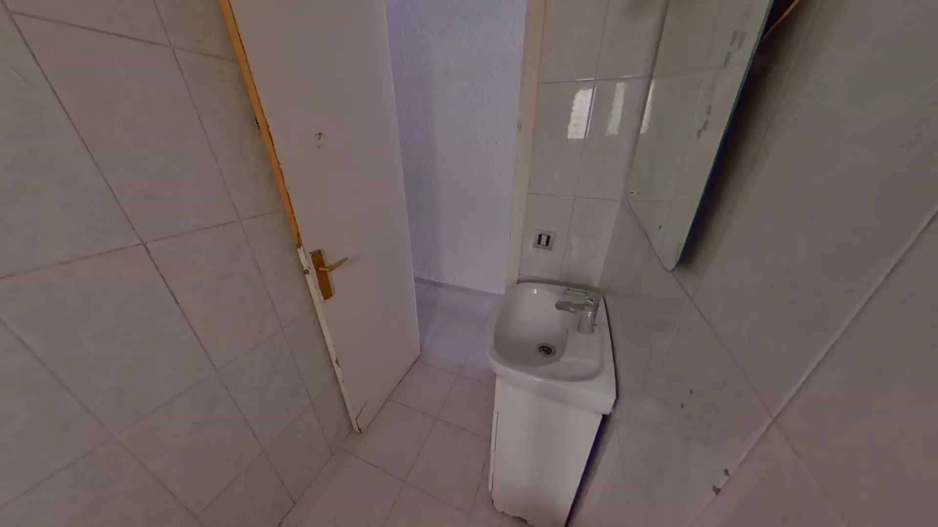 Baño de Piso en venta en Ripollet con Balcón