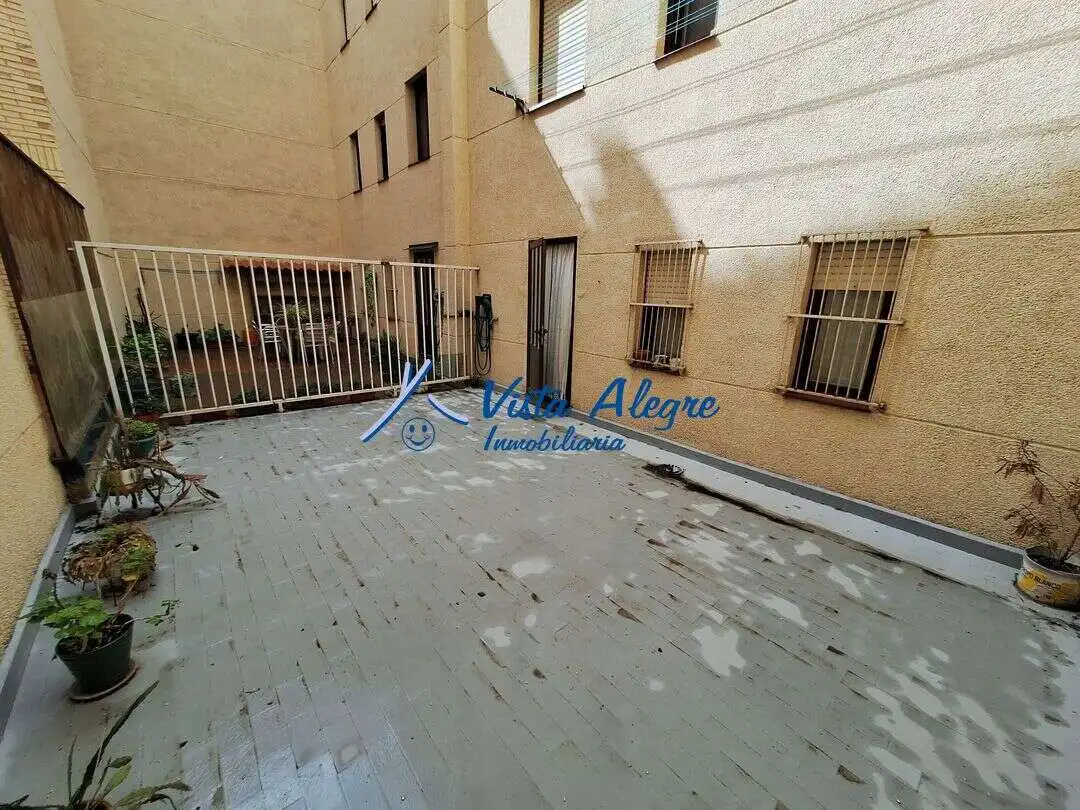 Vista exterior de Piso en venta en Haro con Calefacción, Terraza y Trastero