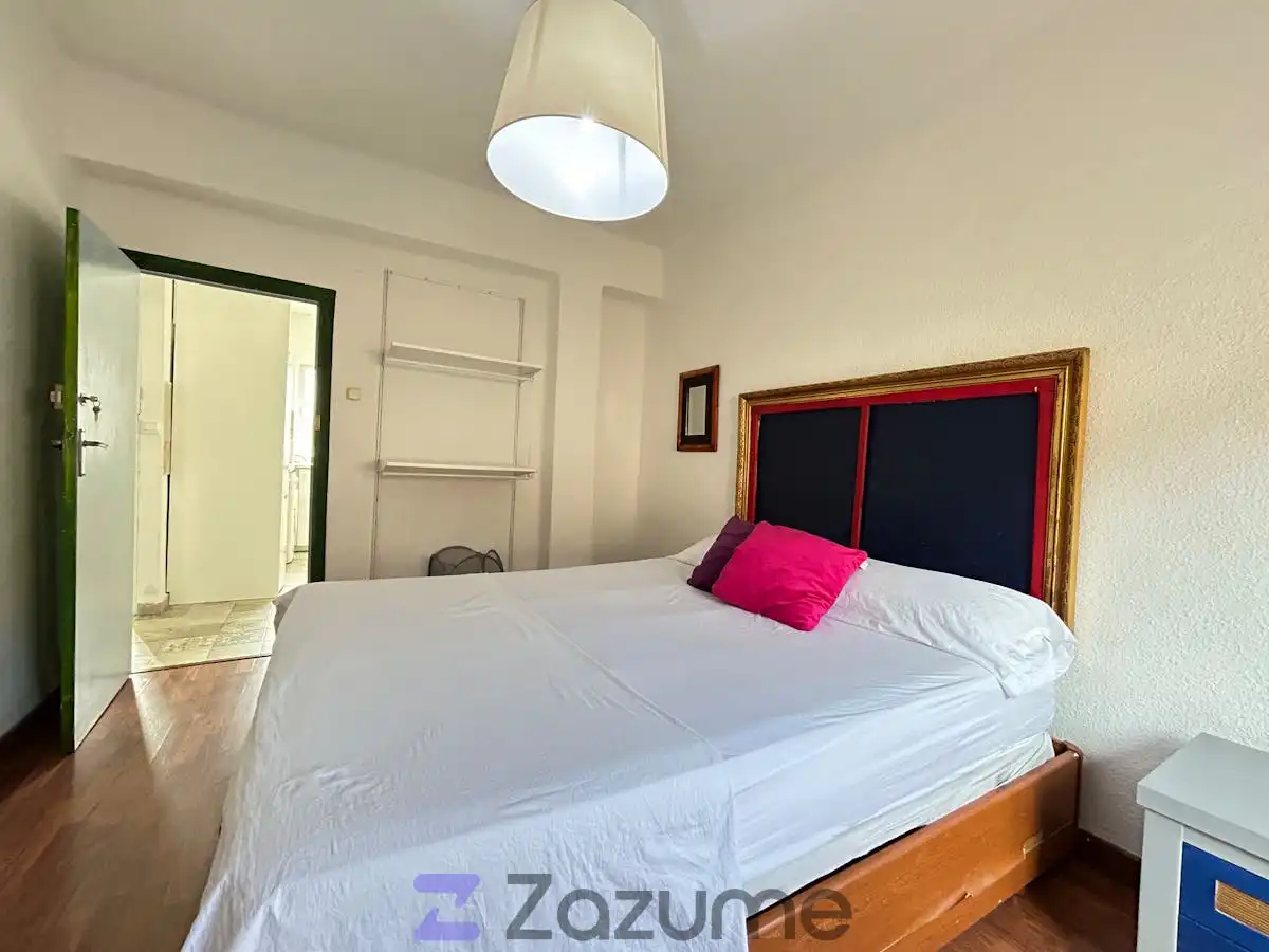 Habitación de Piso de alquiler en Granada con Amueblado, Horno y Lavadora