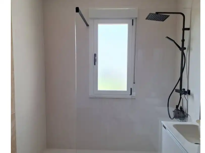 Bathroom of Flat for rent in Lumbrales  with Air Conditioner, Heating and Terrace