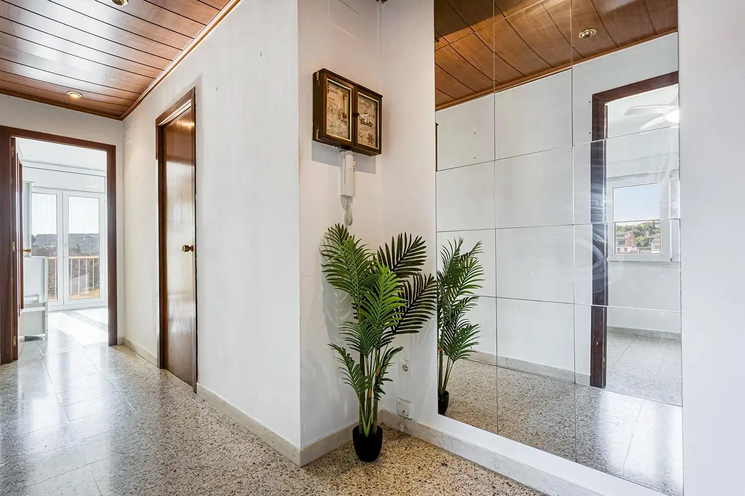 Wohnung zum Verkauf in Sant Martí de Tous mit Terrasse, Abstellraum und Balkon