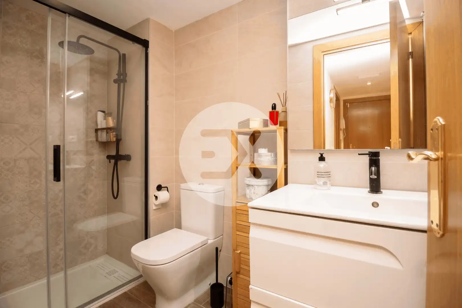 Bathroom of Flat for sale in Castelldefels  with Air Conditioner, Heating and Oven