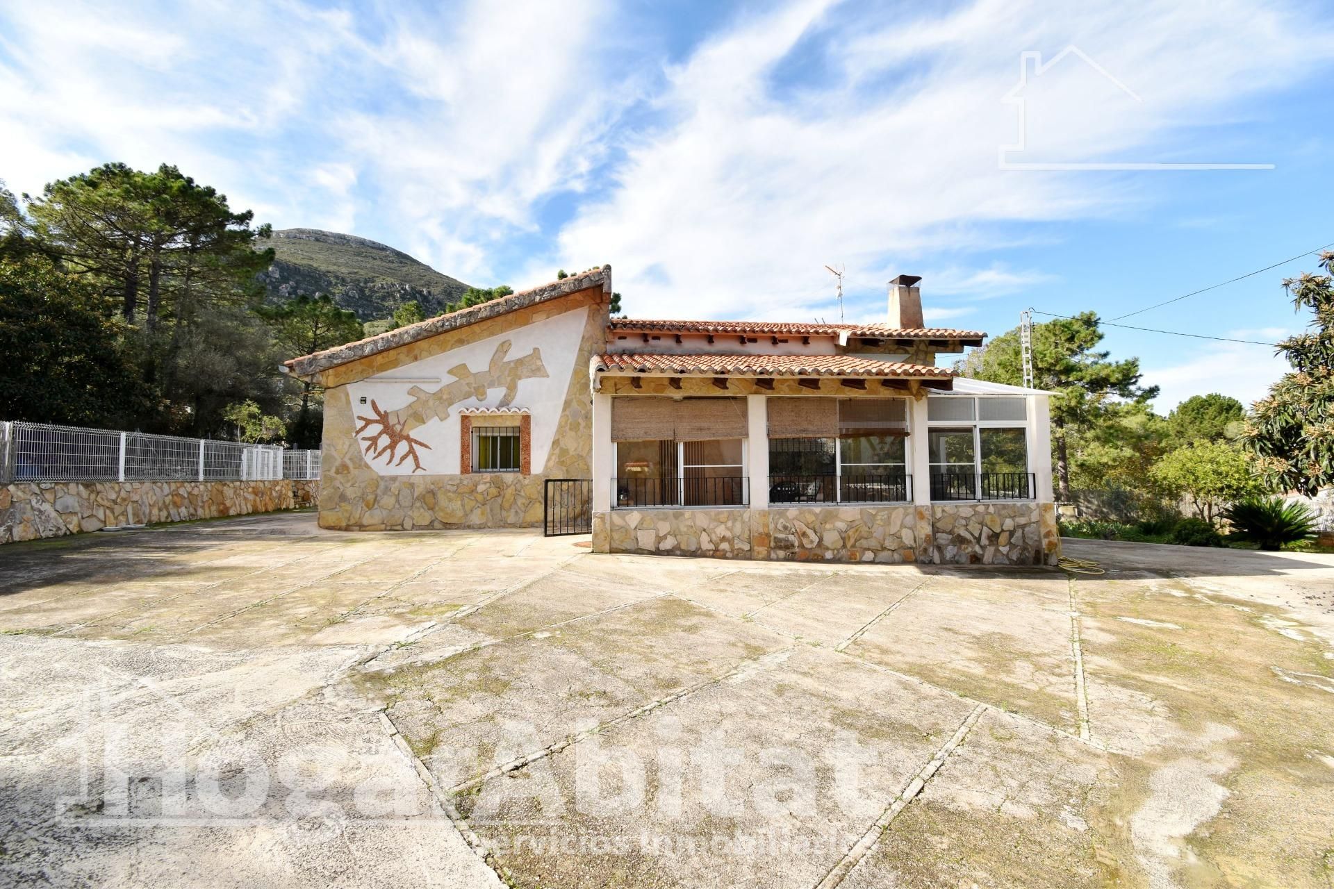 Vista exterior de Casa o xalet en venda en Simat de la Valldigna amb Aire condicionat, Calefacció i Jardí privat