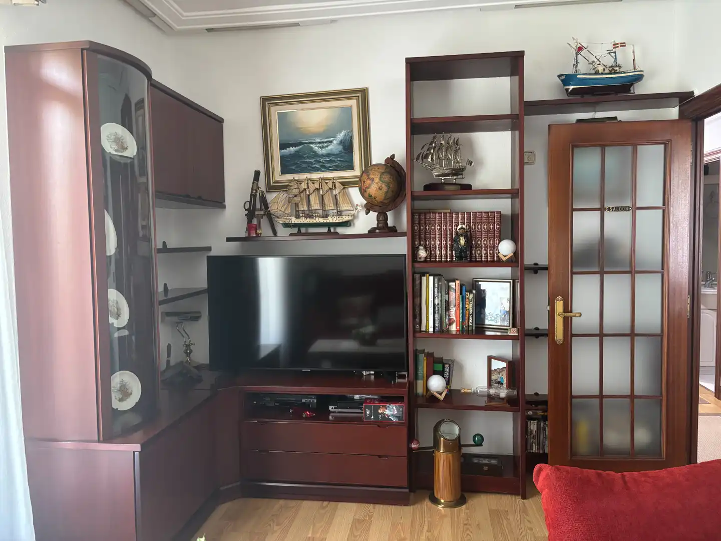 Sala d'estar de Pis en venda en Donostia - San Sebastián  amb Calefacció, Traster i Moblat