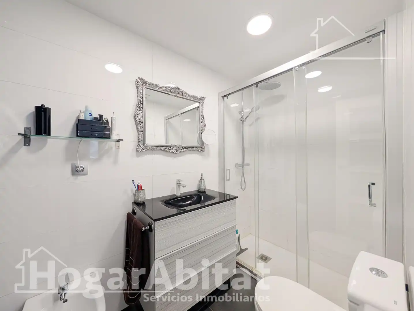 Bathroom of Flat for sale in Elche / Elx  with Air Conditioner, Heating and Parquet flooring