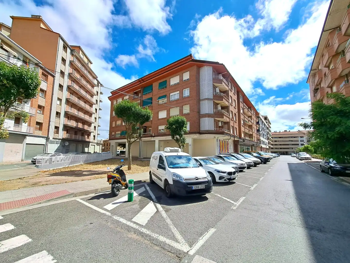 Vista exterior de Piso en venta en Haro con Calefacción, Terraza y Trastero
