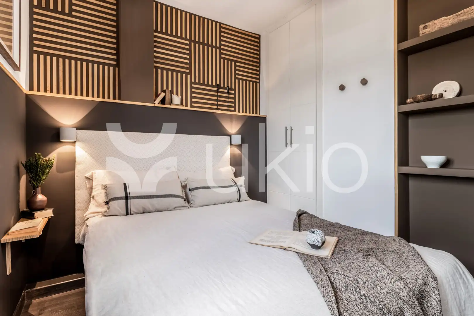 Dormitori de Apartament de lloguer en Madrid amb Aire condicionat, Calefacció i Terrassa
