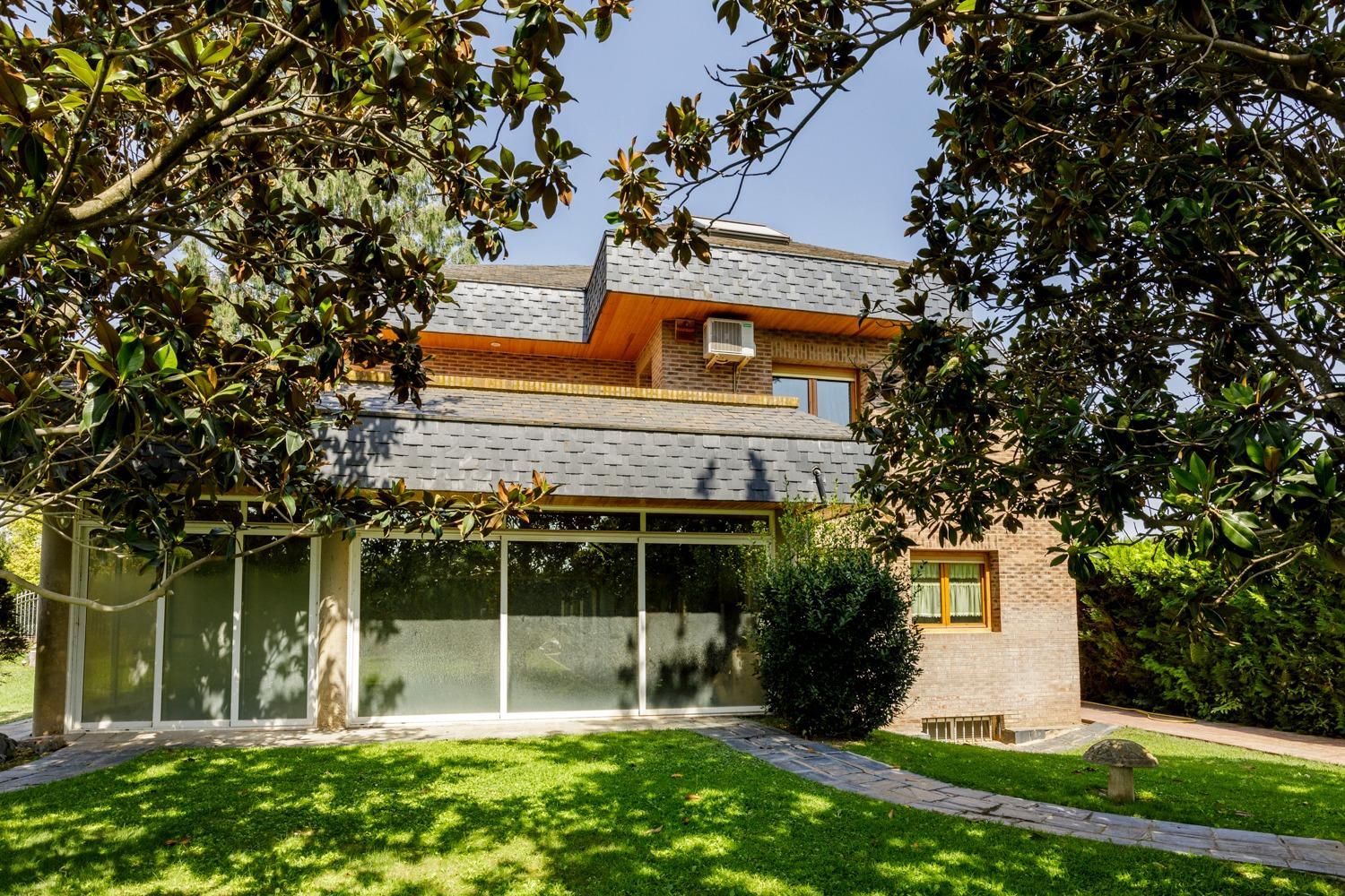 Vista exterior de Casa o chalet en venta en  Zaragoza Capital con Aire acondicionado, Calefacción y Jardín privado