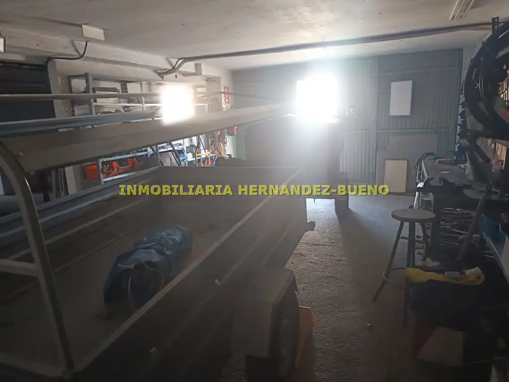 Büro zur Miete in Salamanca mit Klimaanlage, Heizung und Möbliert