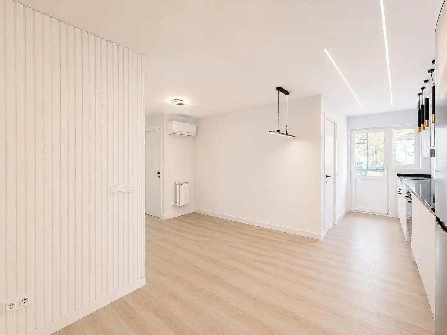 Flat for rent in Madrid  with Air Conditioner, Heating and Furnished