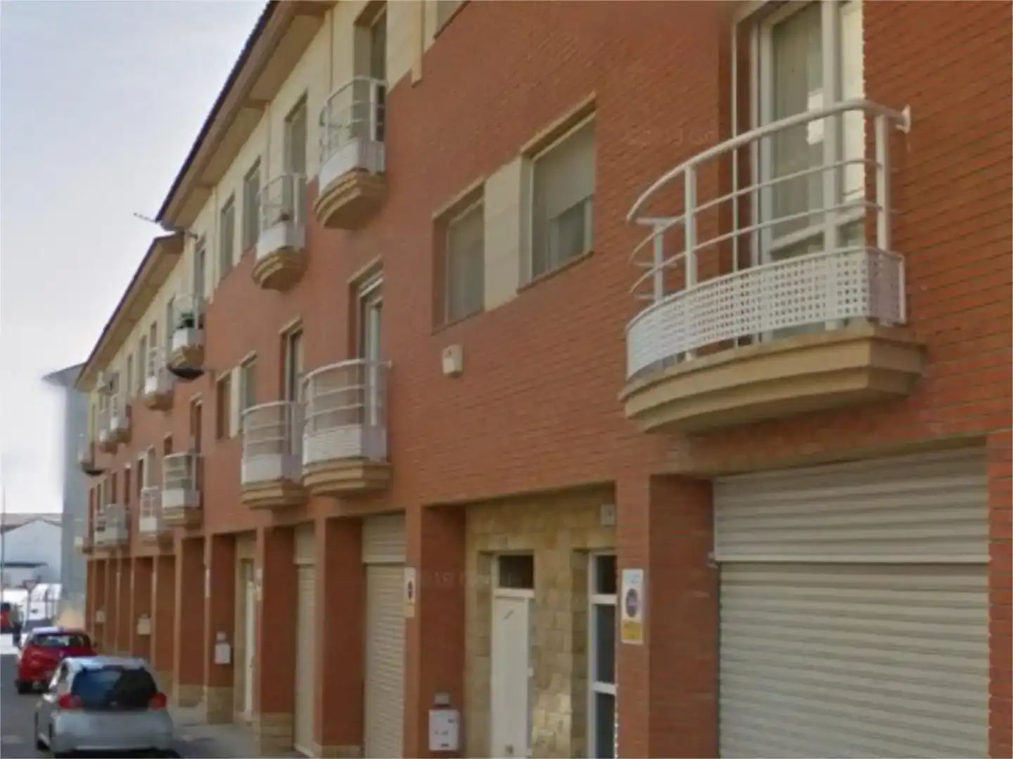 Vista exterior de Casa adosada en venda en Monzón amb Aire condicionat i Balcó