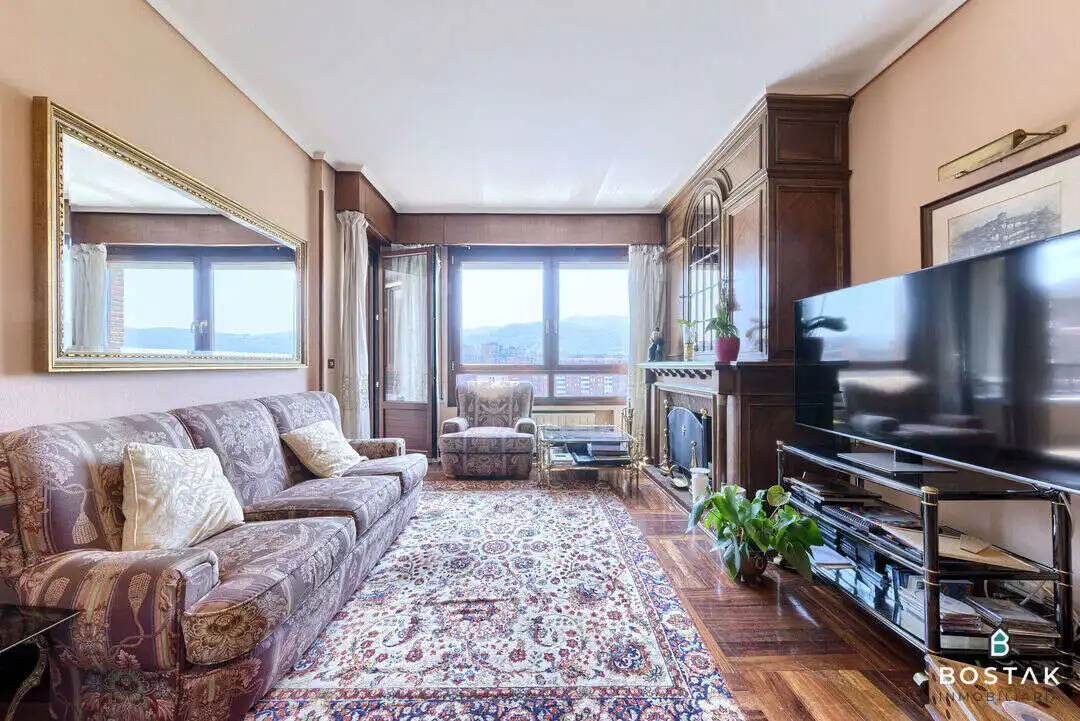 Wohnzimmer von Wohnung zum Verkauf in Bilbao  mit Heizung, Terrasse und Möbliert