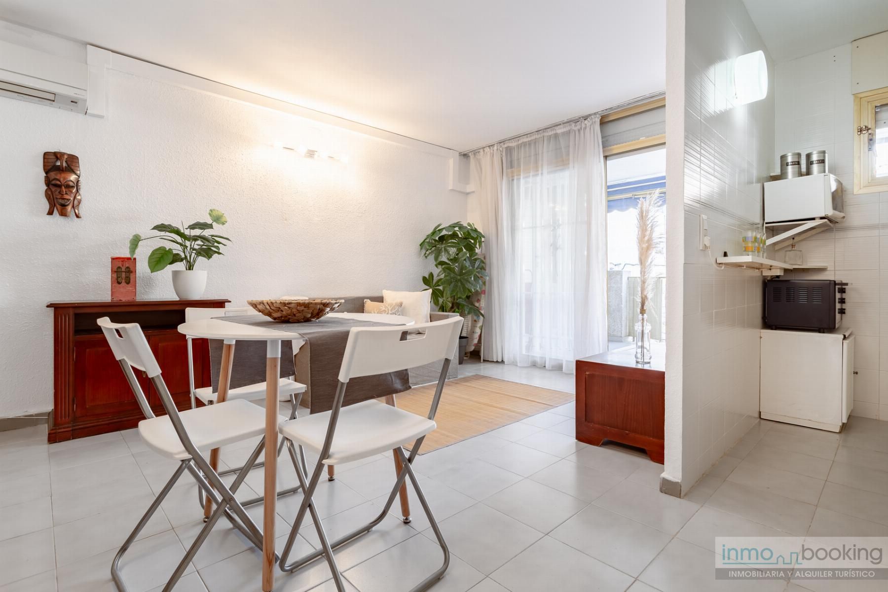 Vista exterior de Apartament en venda en Salou amb Aire condicionat, Calefacció i Piscina comunitària