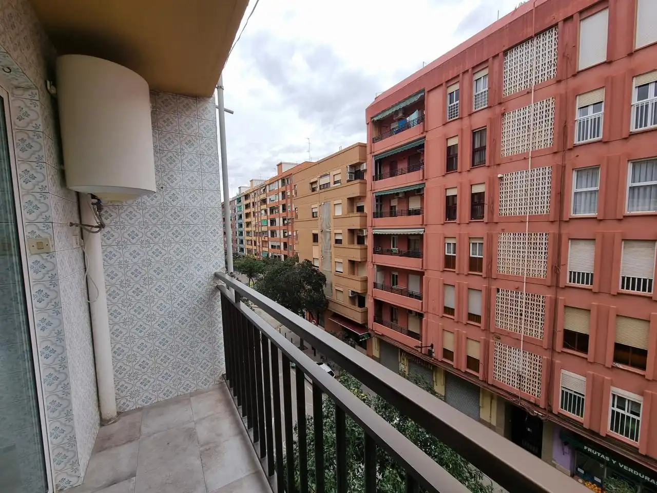 Flat for rent in Del Periodista Gil Sumbiela, Barrio de Benicalap