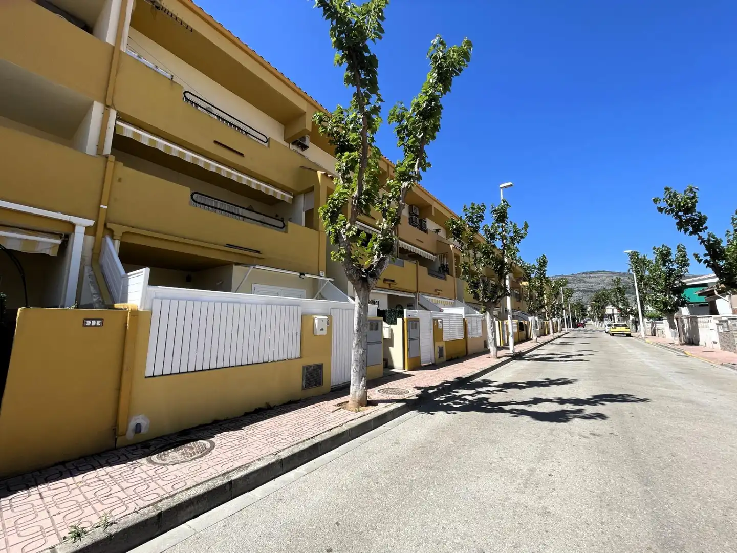 Vista exterior de Casa adosada en venda en Oropesa del Mar / Orpesa amb Aire condicionat, Calefacció i Terrassa