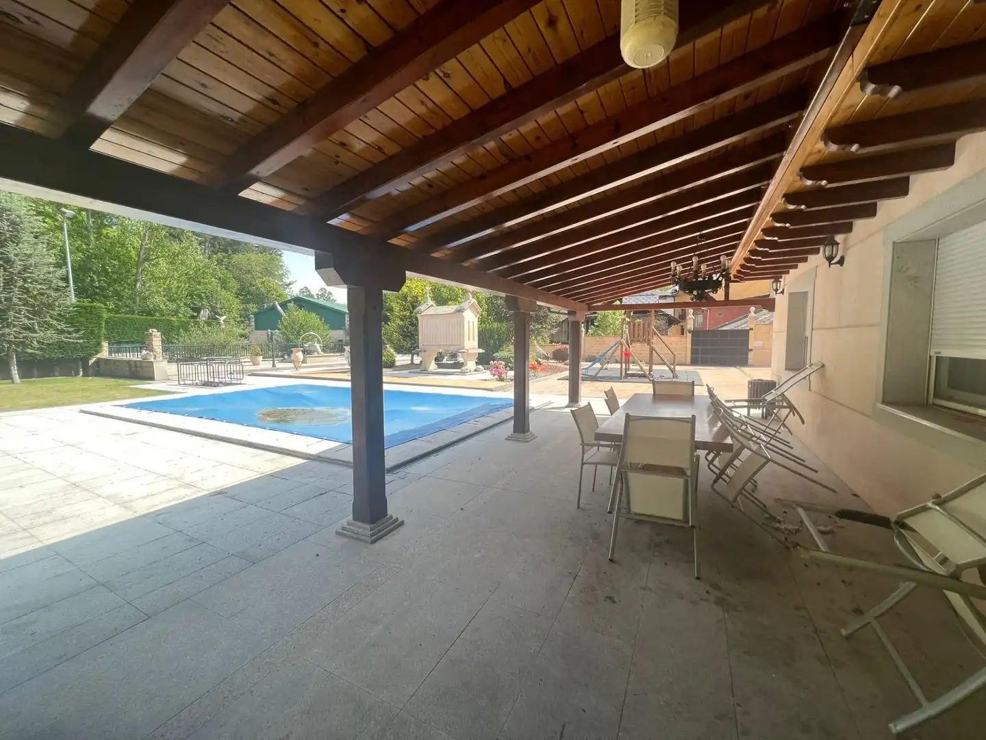 Piscina de Casa o xalet en venda en Ponferrada amb Jardí privat i Moblat