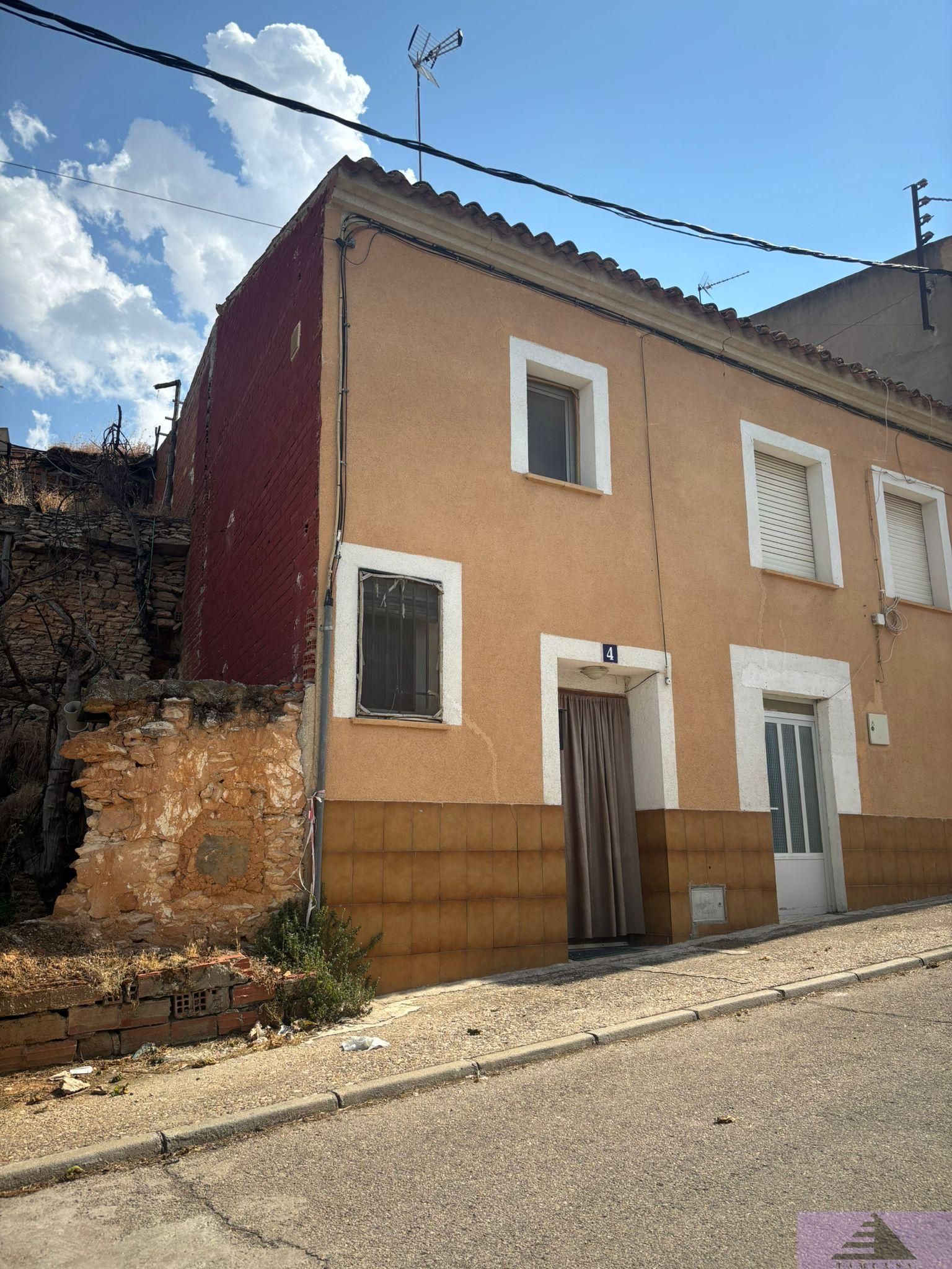 Vista exterior de Casa o xalet en venda en Santa Cruz de la Zarza amb Terrassa