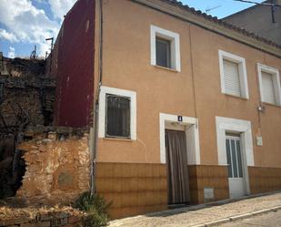 Vista exterior de Casa o xalet en venda en Santa Cruz de la Zarza amb Terrassa