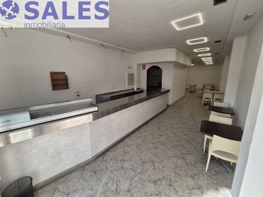 Local comercial en venta en Parc Central