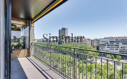 Exterior view of Flat for sale in  Barcelona Capital  with Air Conditioner, Heating and Terrace