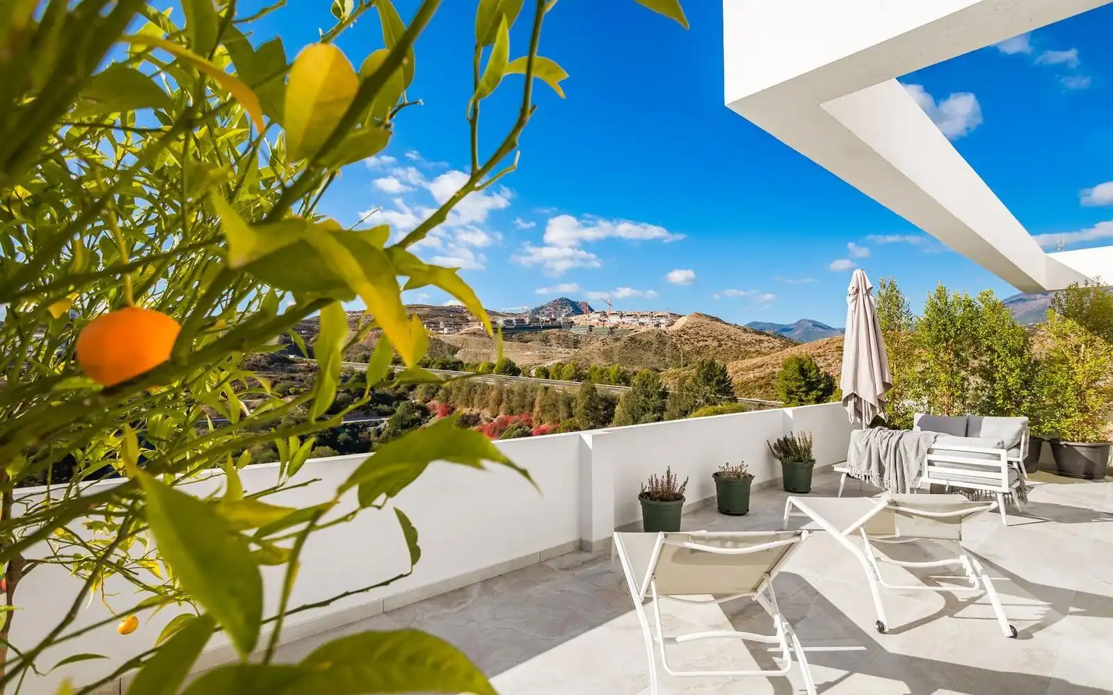 Terraza de Casa o chalet en venta en Benahavís con Aire acondicionado, Trastero y Piscina