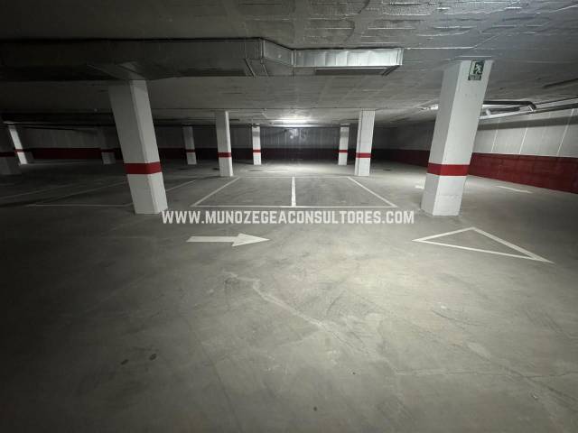 Garaje en Alquiler en Salvador Cortés en Puerto Deportivo