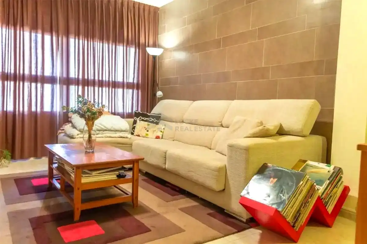 Sala d'estar de Pis en venda en Castellón de la Plana / Castelló de la Plana amb Aire condicionat, Traster i Moblat