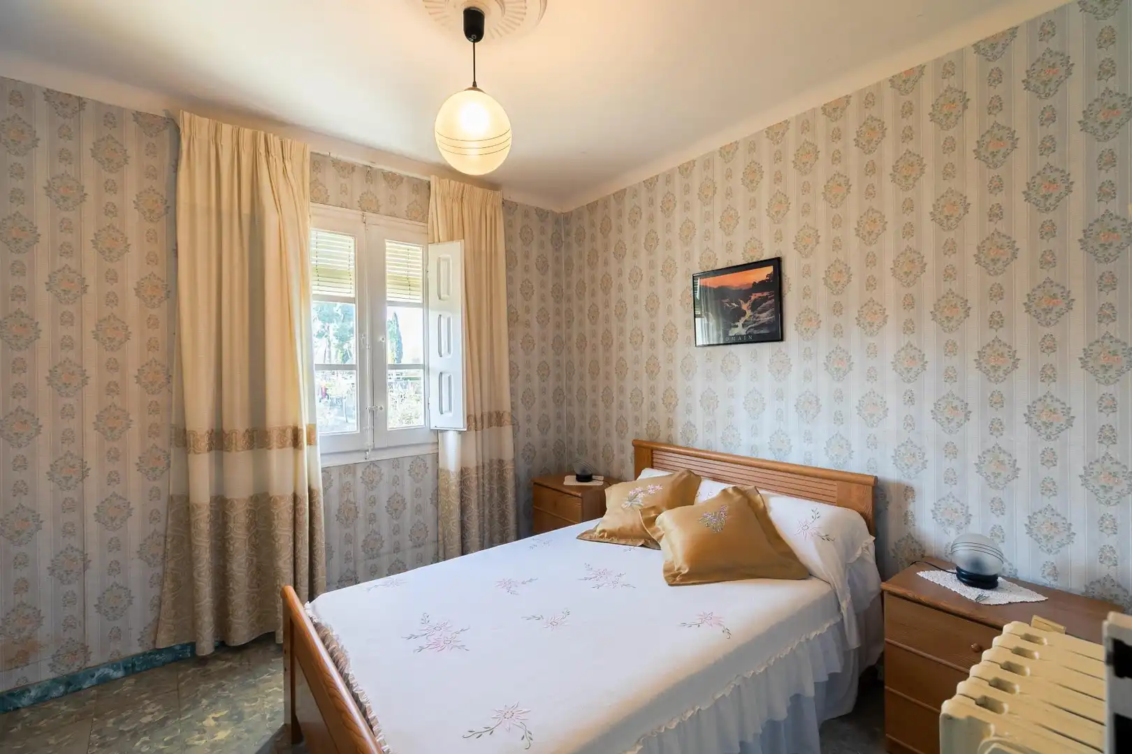 Habitación de Finca rústica en venta en Huesca con Calefacción, Jardín privado y Terraza