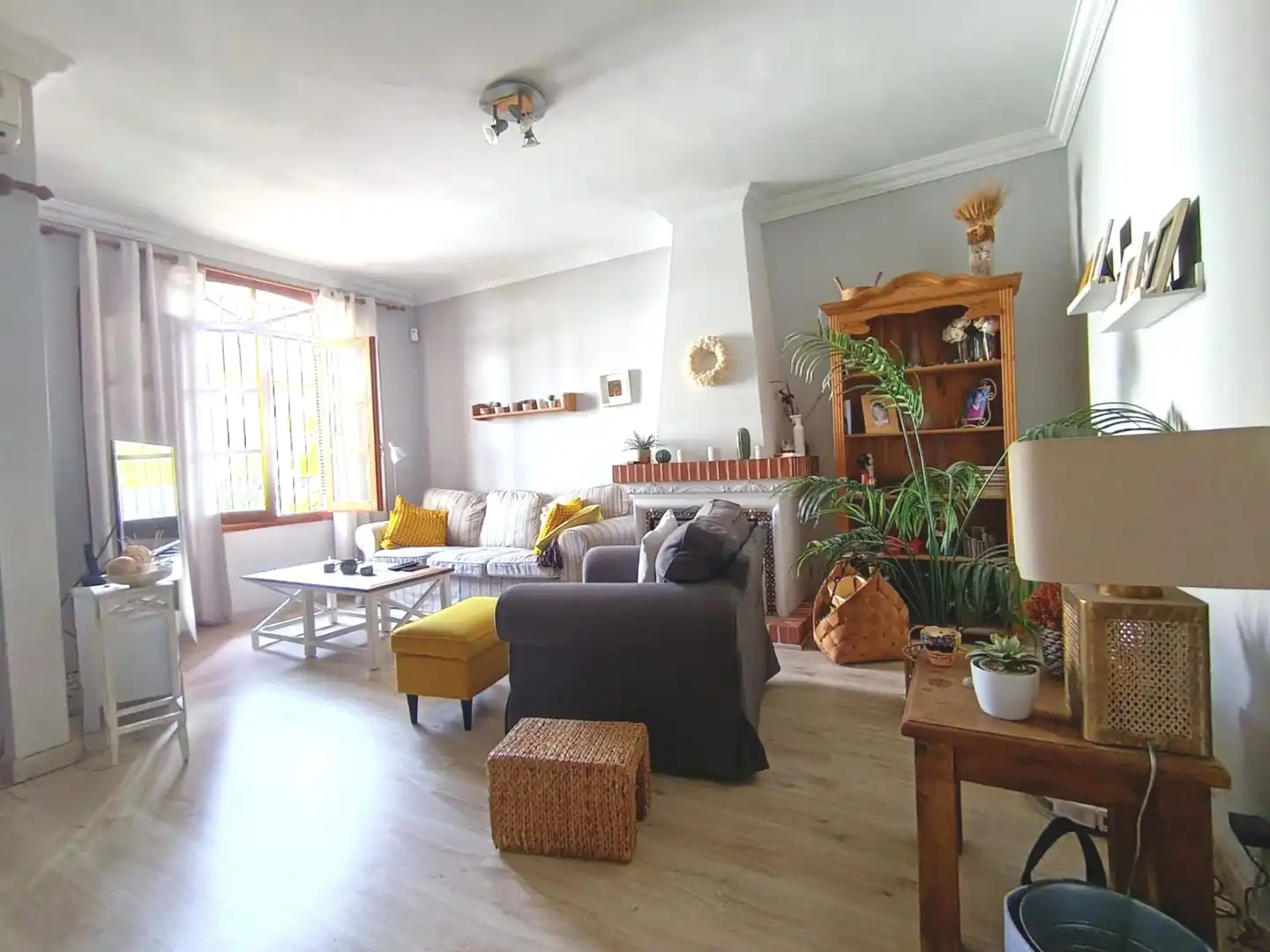 Sala de estar de Casa adosada en venta en Alhaurín de la Torre con Terraza, Balcón y Alarma