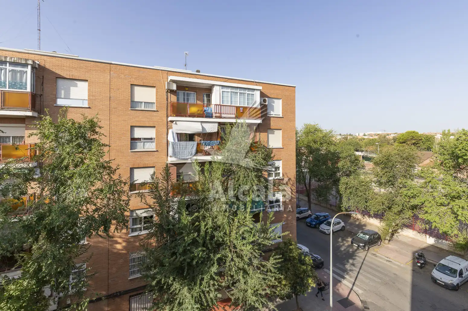 Vista exterior de Pis en venda en Alcalá de Henares amb Aire condicionat, Calefacció i Terrassa