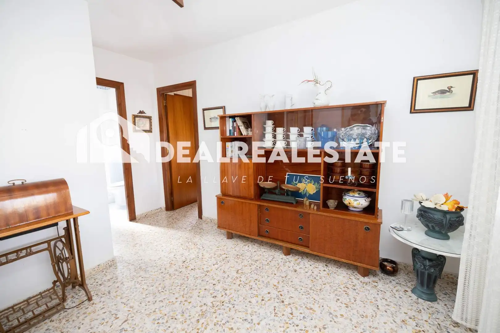 Sala d'estar de Casa o xalet en venda en Almonte amb Jardí privat, Terrassa i Moblat