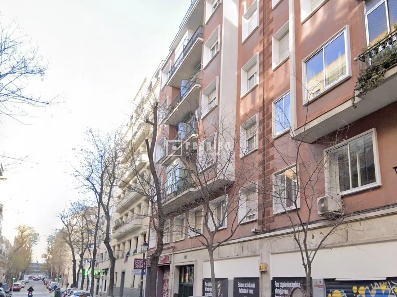 Vista exterior de Piso en venta en Madrid con Calefacción