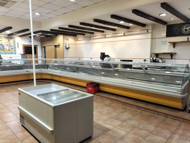 Local comercial en Alquiler en Cox