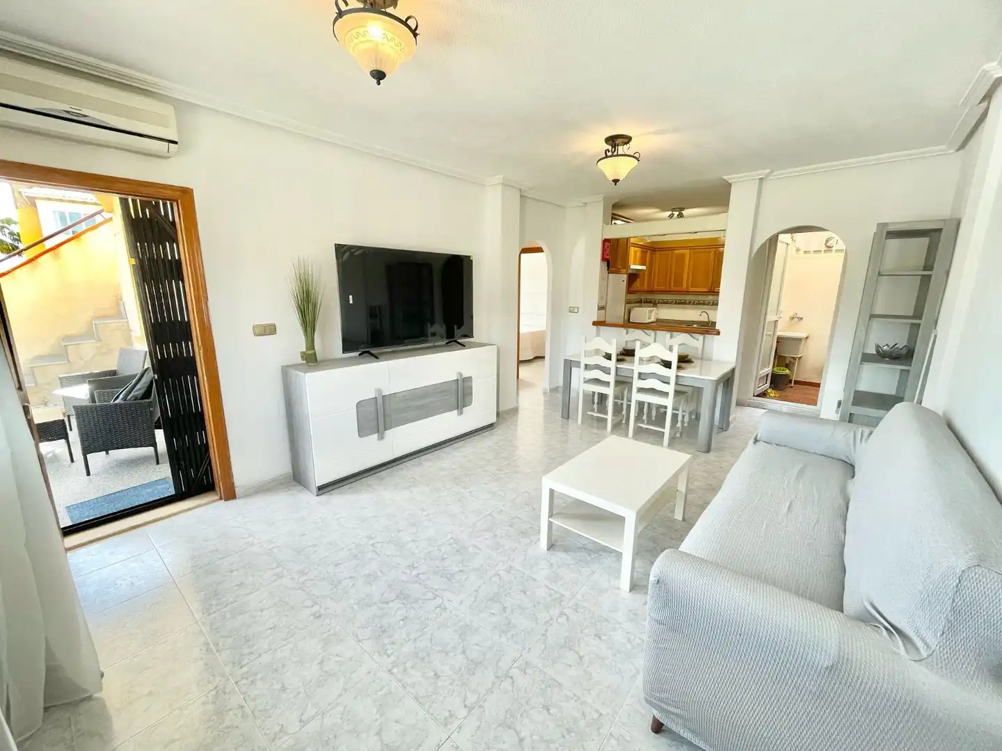 Sala de estar de Casa o chalet de alquiler en Orihuela con Aire acondicionado, Calefacción y Terraza