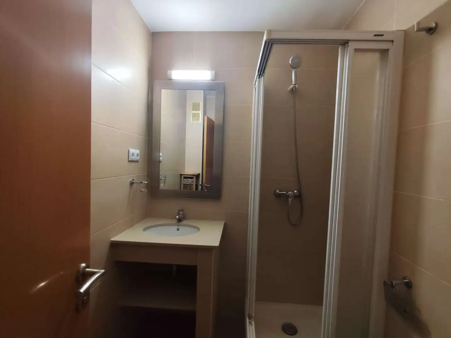 Bathroom of Flat for share in Cerdanyola del Vallès  with Air Conditioner, Heating and Terrace