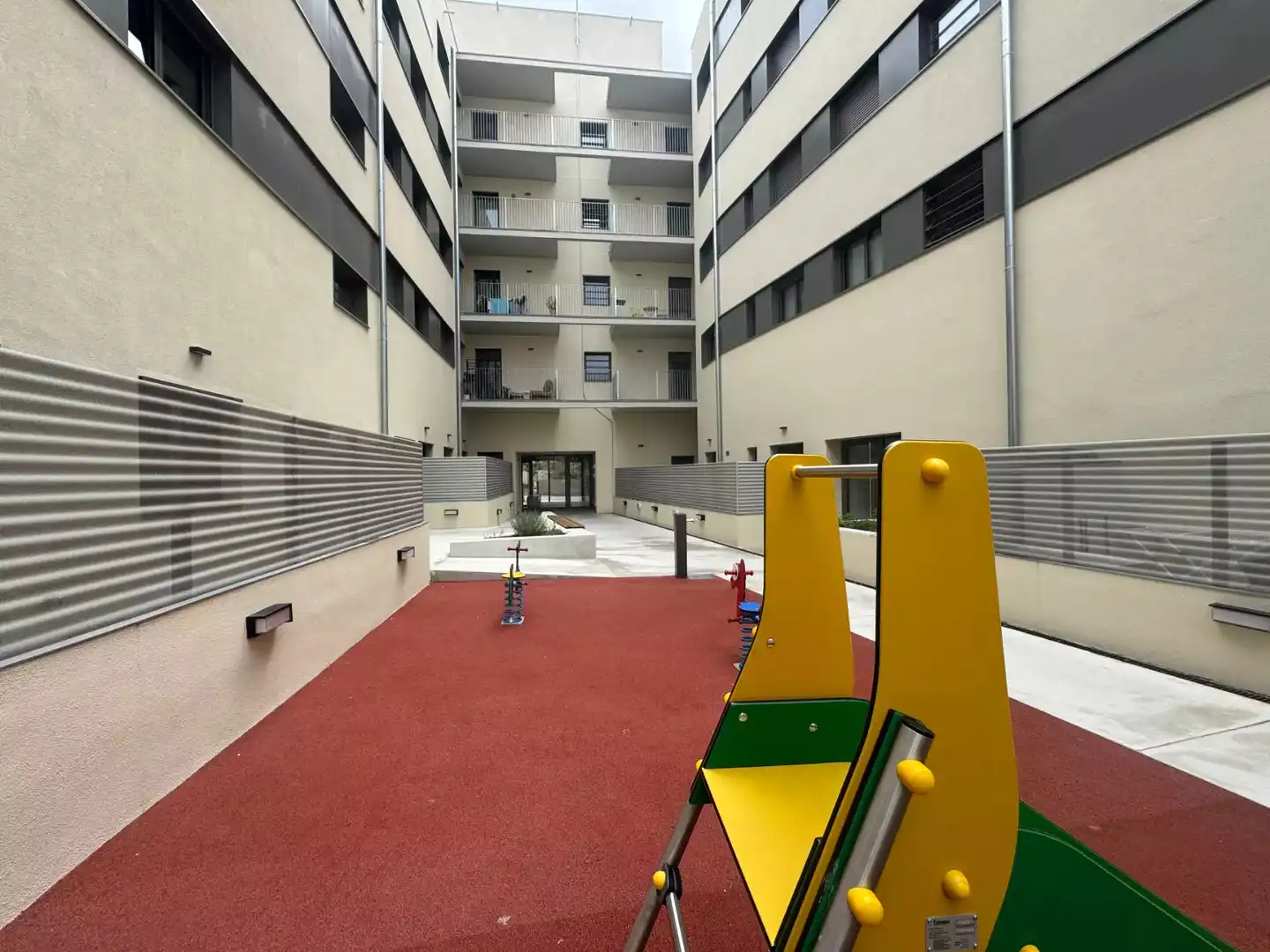 Aparcament de Pis de lloguer en Girona amb Aire condicionat, Calefacció i Parquet