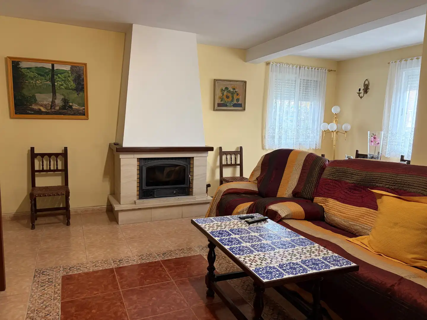 Sala d'estar de Casa o xalet en venda en Villalbilla amb Calefacció i Jardí privat