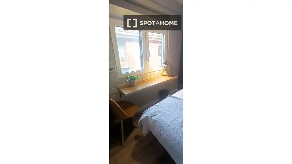 Habitación de Piso para compartir en Segovia con Aire acondicionado, Calefacción y Amueblado