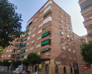 Außenansicht von Wohnung zum verkauf in Badajoz Capital mit Klimaanlage